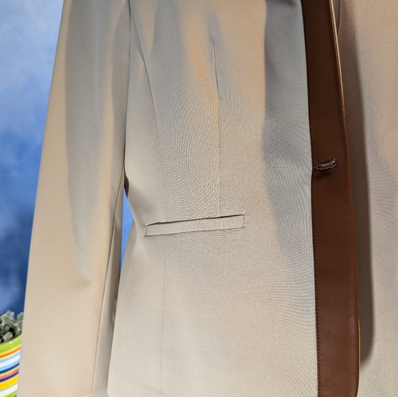 New Tommy Hilfiger Women's Jacket - Picture 9 of 10